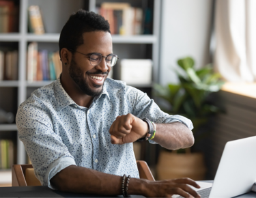 Employee enjoying a 4 day work week